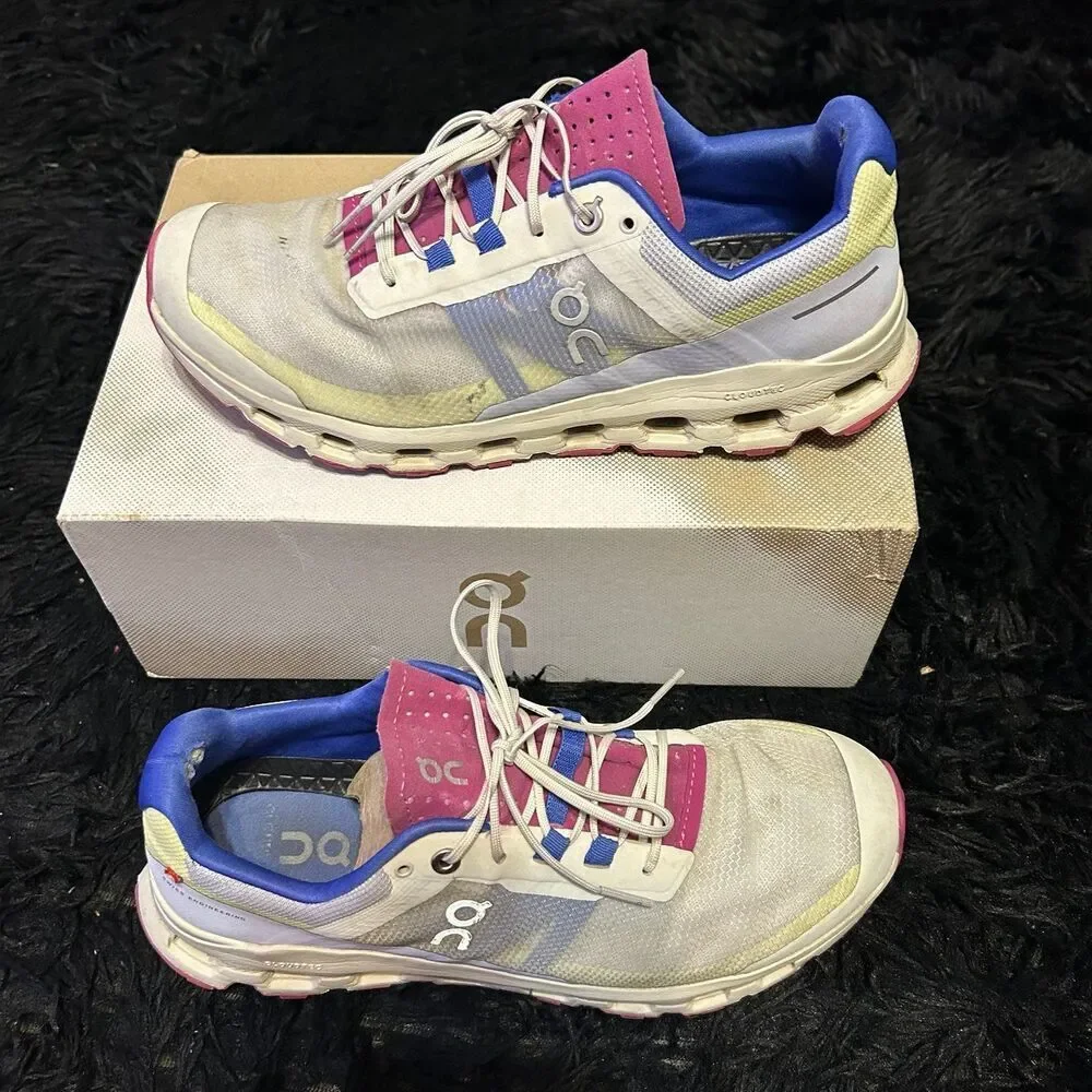 ON CLOUDVISTA multicolored lace up shoes sneakers women’s 9.5 Preowned